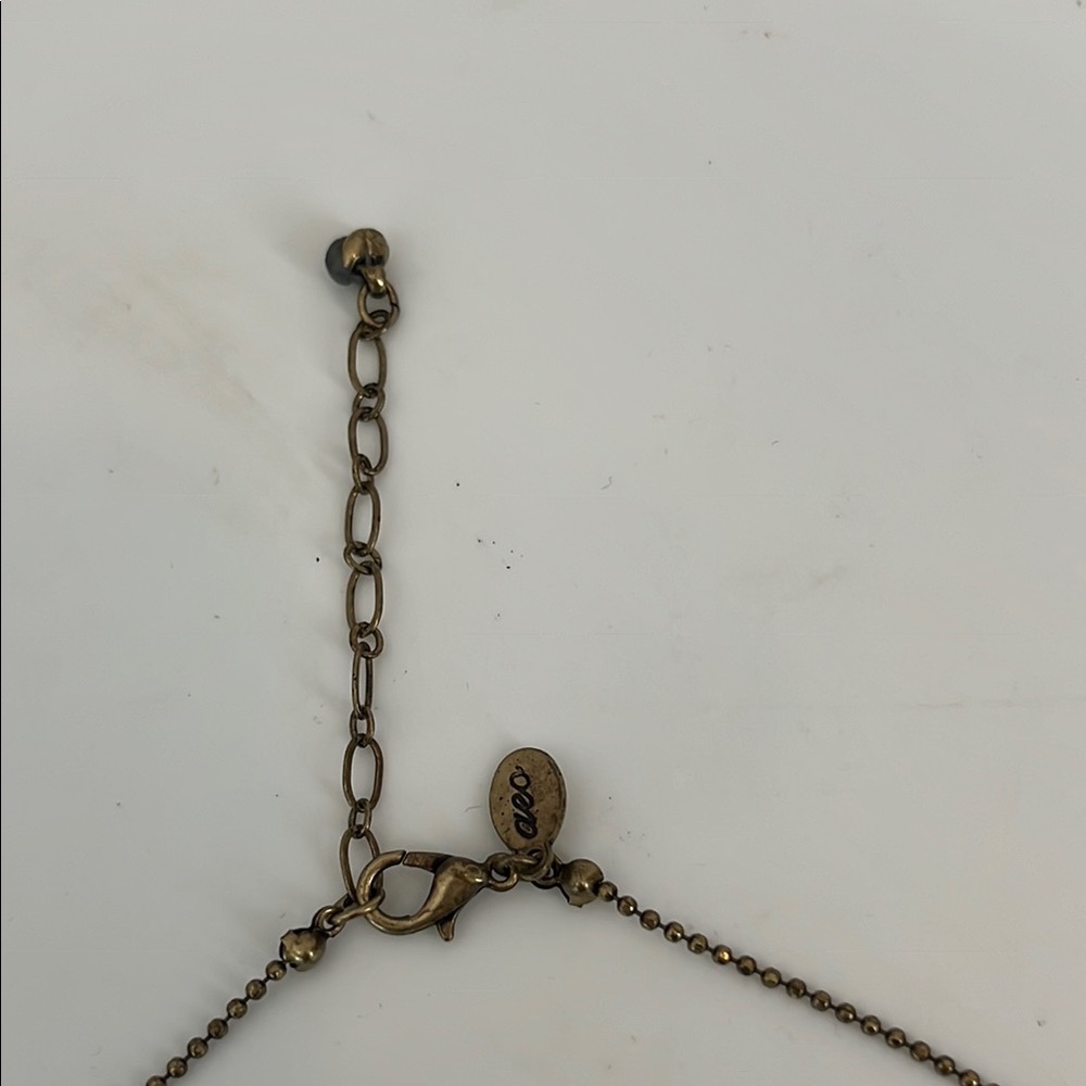 Elegant Brown Pendant Necklace - Picture 3 of 4